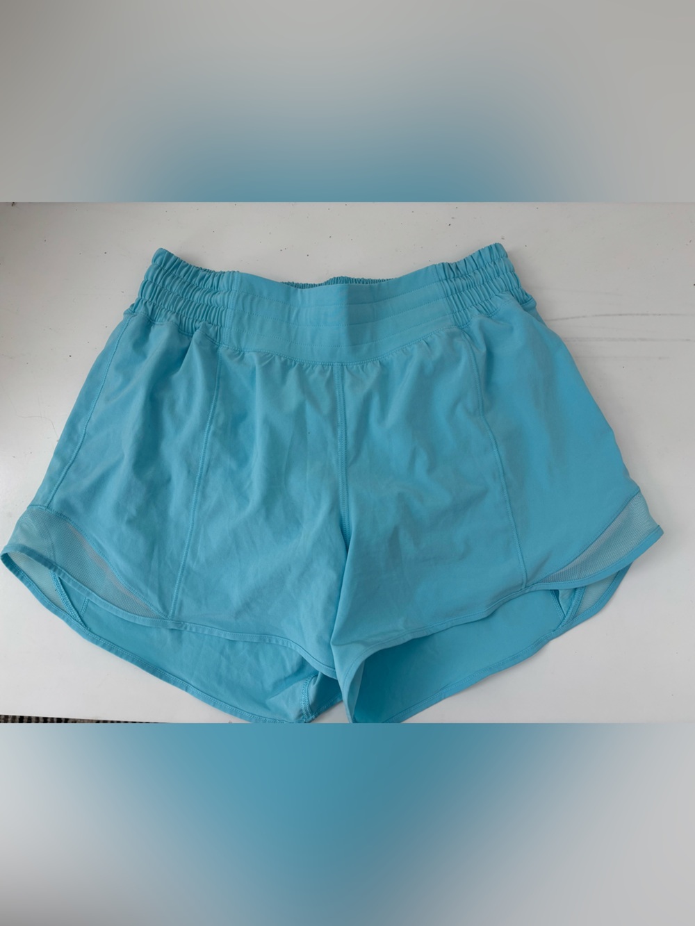 Lululemon Hotty Hot High-Rise Lined Short 4" Sz 6 aqua blue activewear sporty